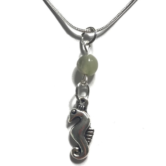 Jewelry - 3 for $15 🪐 Petite seahorse necklace